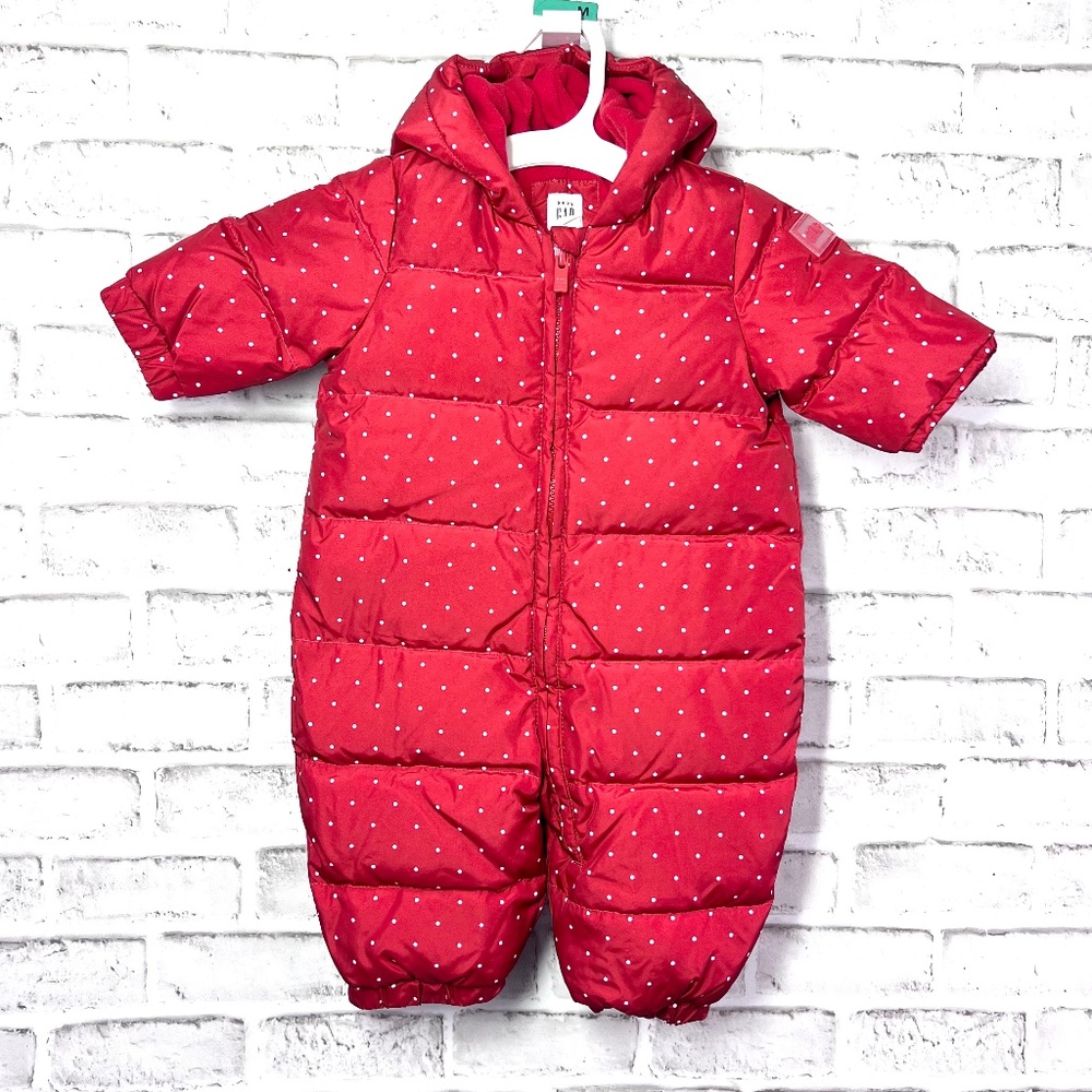 |•BABY GAP•| Adorable Polka Dot Snowsuit Size 0-6 Months